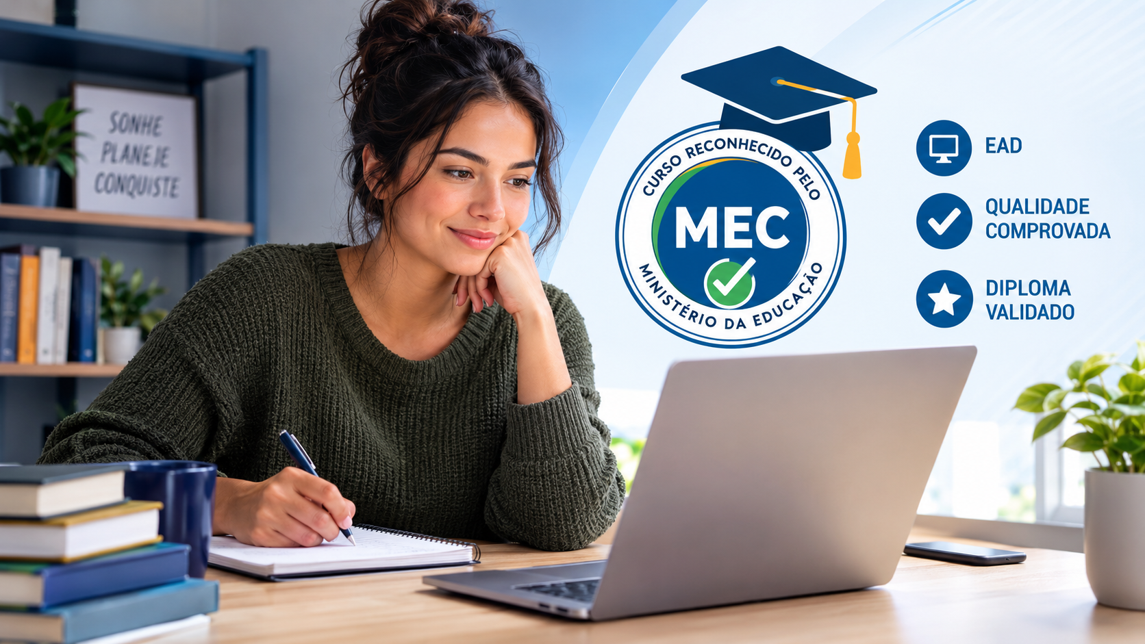 Estudante fazendo anotações enquanto usa notebook, com selo “Curso reconhecido pelo MEC” e ícones de EAD, qualidade comprovada e diploma validado.