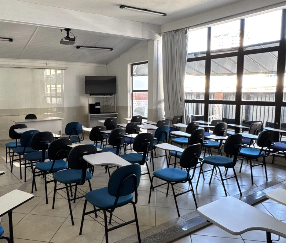 Sala de aula com projetor