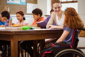 EDUCAÇÃO ESPECIAL COM ÊNFASE EM DEFICIÊNCIA FÍSICA - 8 MESES